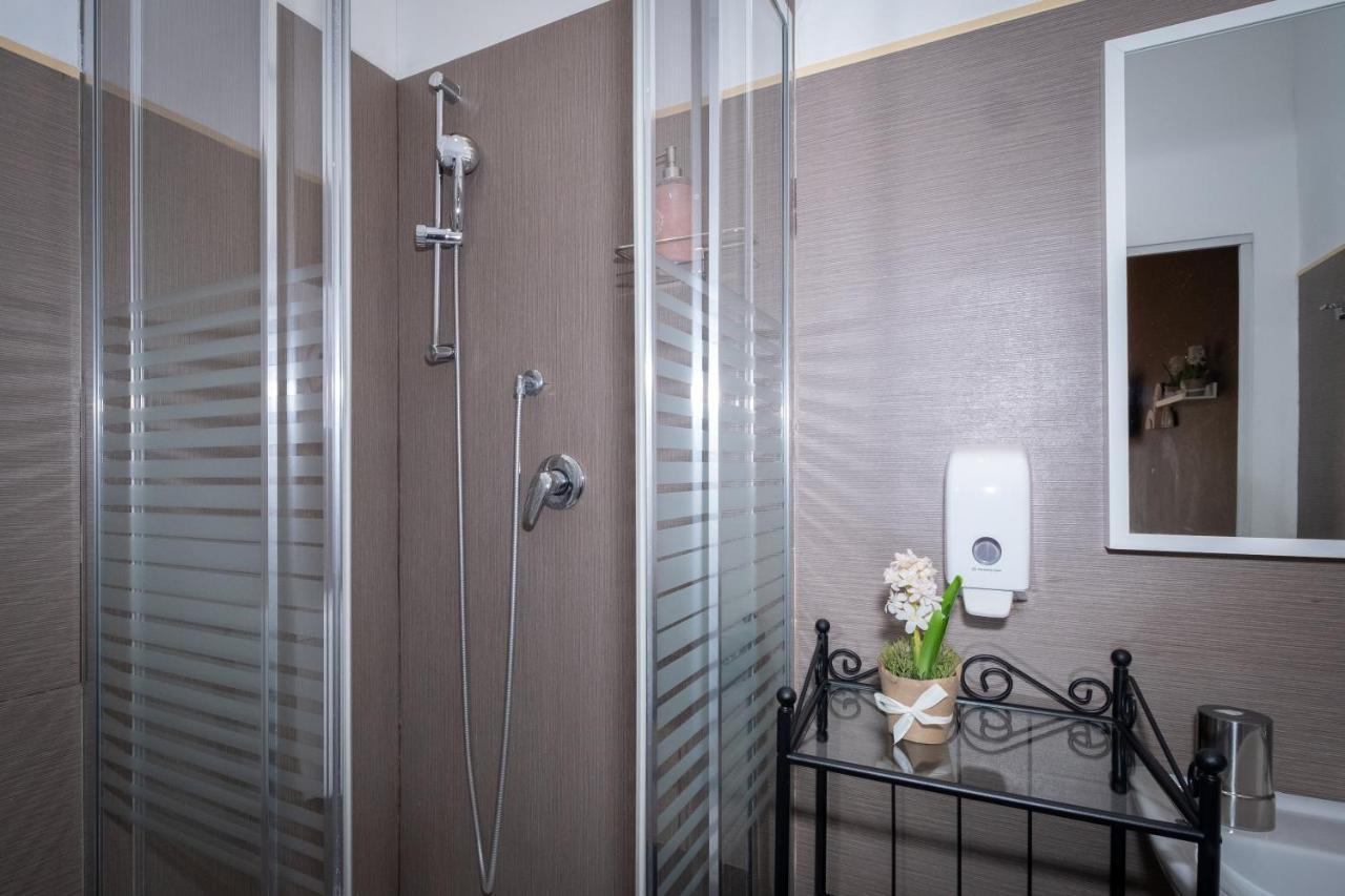 Cconforthotels R&B Semplici Emozioni Бари Экстерьер фото